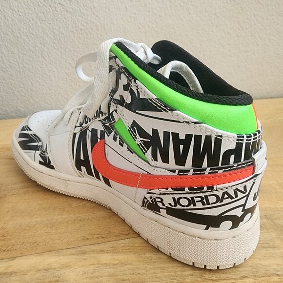Nike Air Jordan 1 Mid All Over Print Logos Boys Size 4Y 554724-119 - Picture 5 of 13